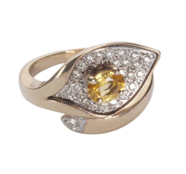 image of diamond gold sapphire ring.