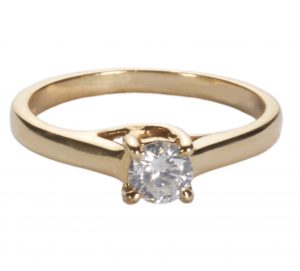 image of ladies gold diamond ring