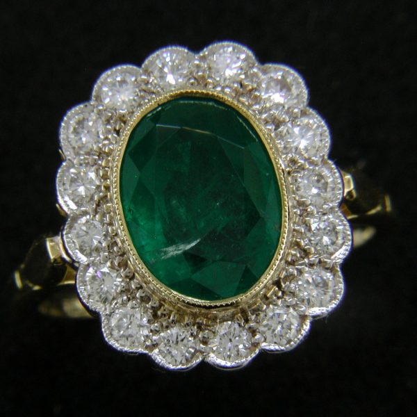 18ct Emerald & Diamond Cluster Ring
